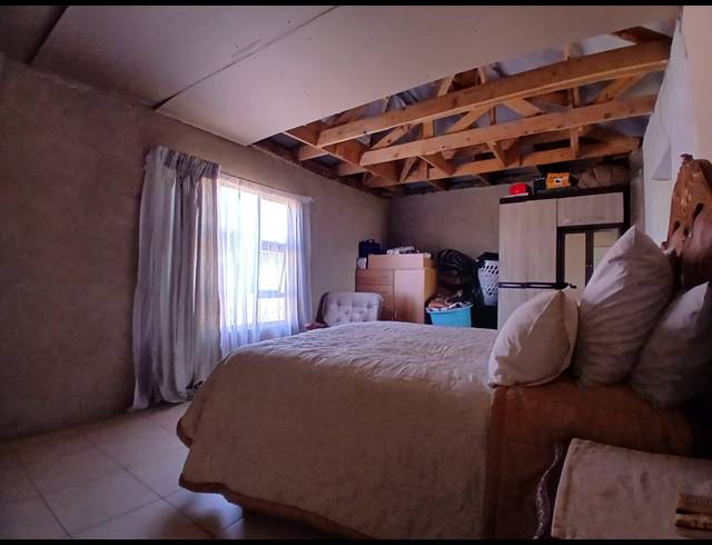 3 BEDROOM HOUSE FOR SALE IN LAKESIDE